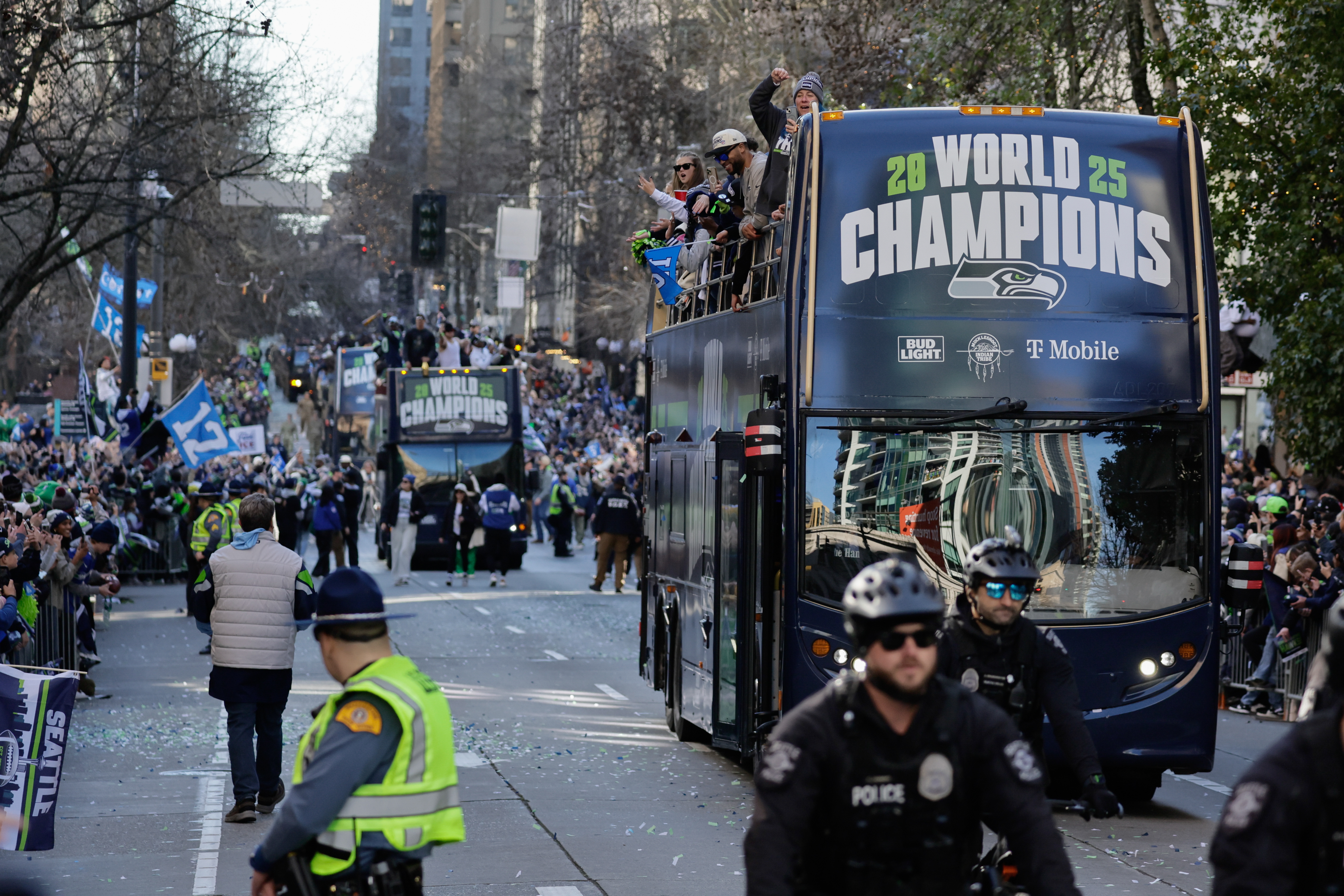 Khosla family agrees to purchase defending Super Bowl champion Seattle for $9.612B, AP source says