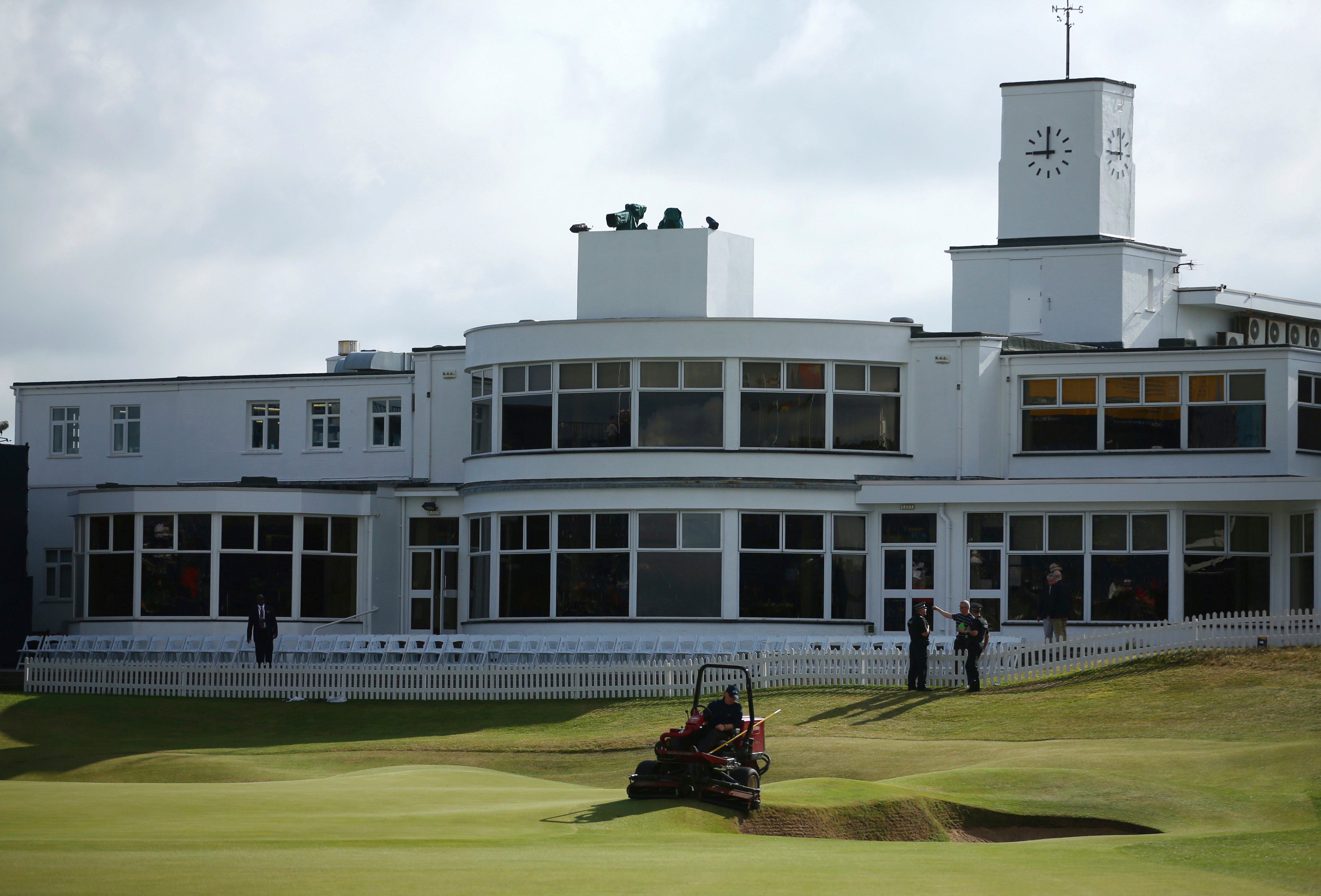 Former grocery delivery man Joe Dean earns the final spot in British Open