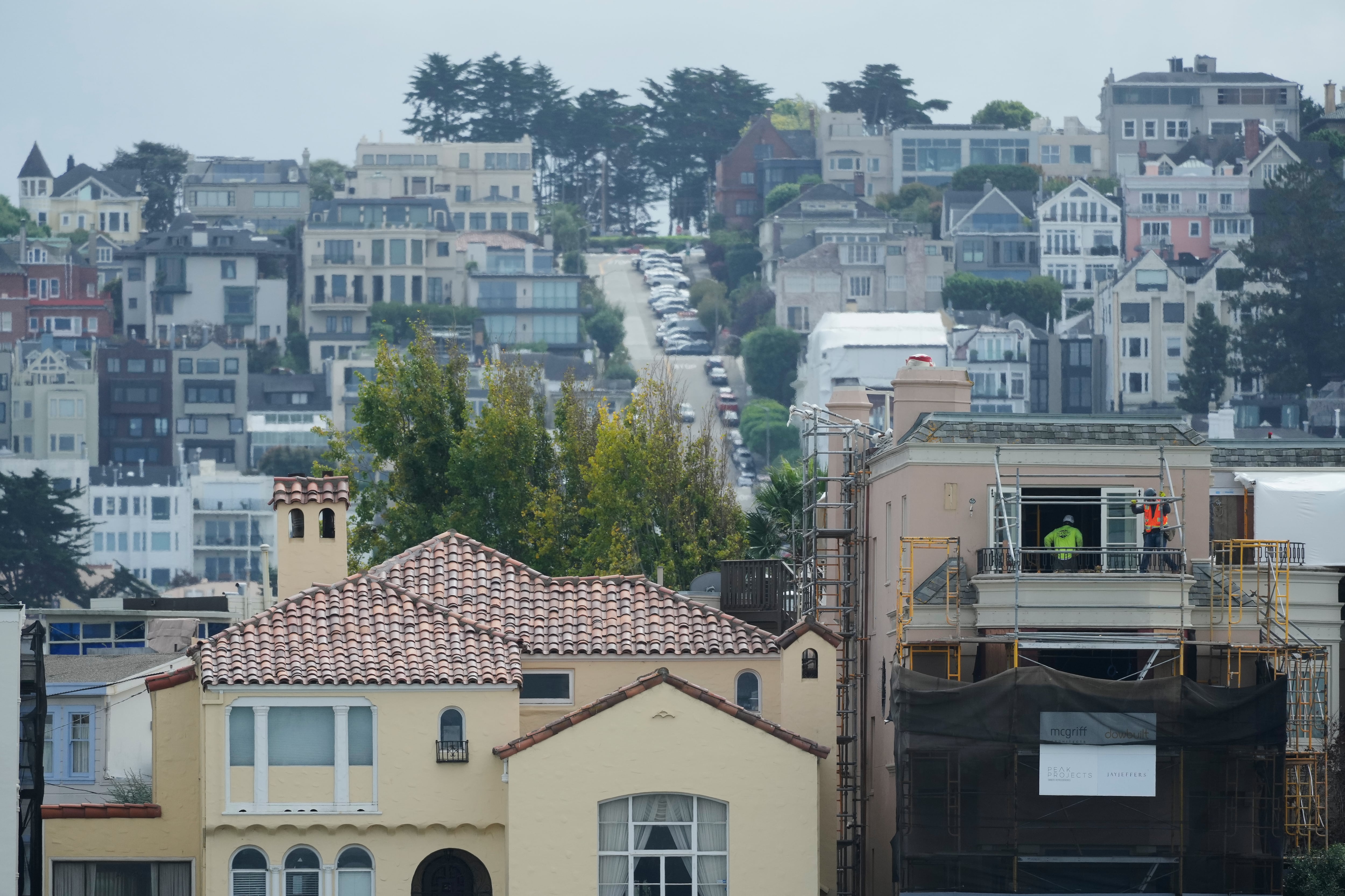 The typical US home price is setting new records. But here's where people are paying a lot more