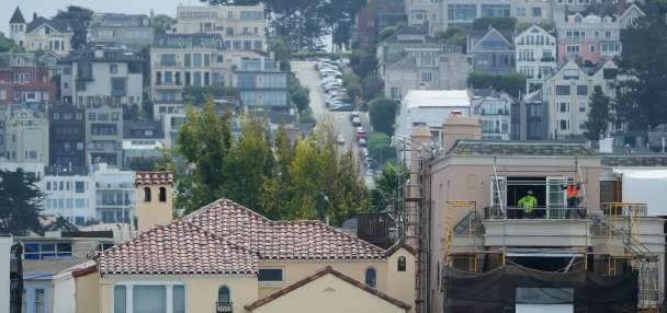 The typical US home price is setting new records. But here's where people are paying a lot more