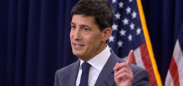 Warsh says Fed has 'no tolerance' for high inflation but provides no hints on next move