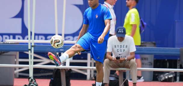 Kylian Mbappé in for France in World Cup semifinals against Spain after 'slight' ankle injury