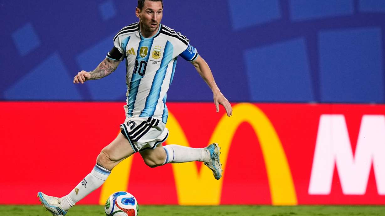 Argentina's Lionel Messi (10) dribbles the ball during the World Cup quarterfinal soccer match against Switzerland in Kansas City, Mo., Saturday, July 11, 2026.