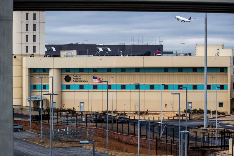 US aviation industry urges Congress to provide $20 billion for air traffic control upgrades