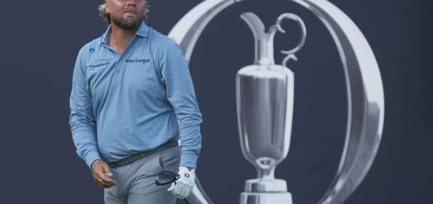 'Sorry, Mum': Cigarette smoker Dan Brown lights up British Open with another strong first round