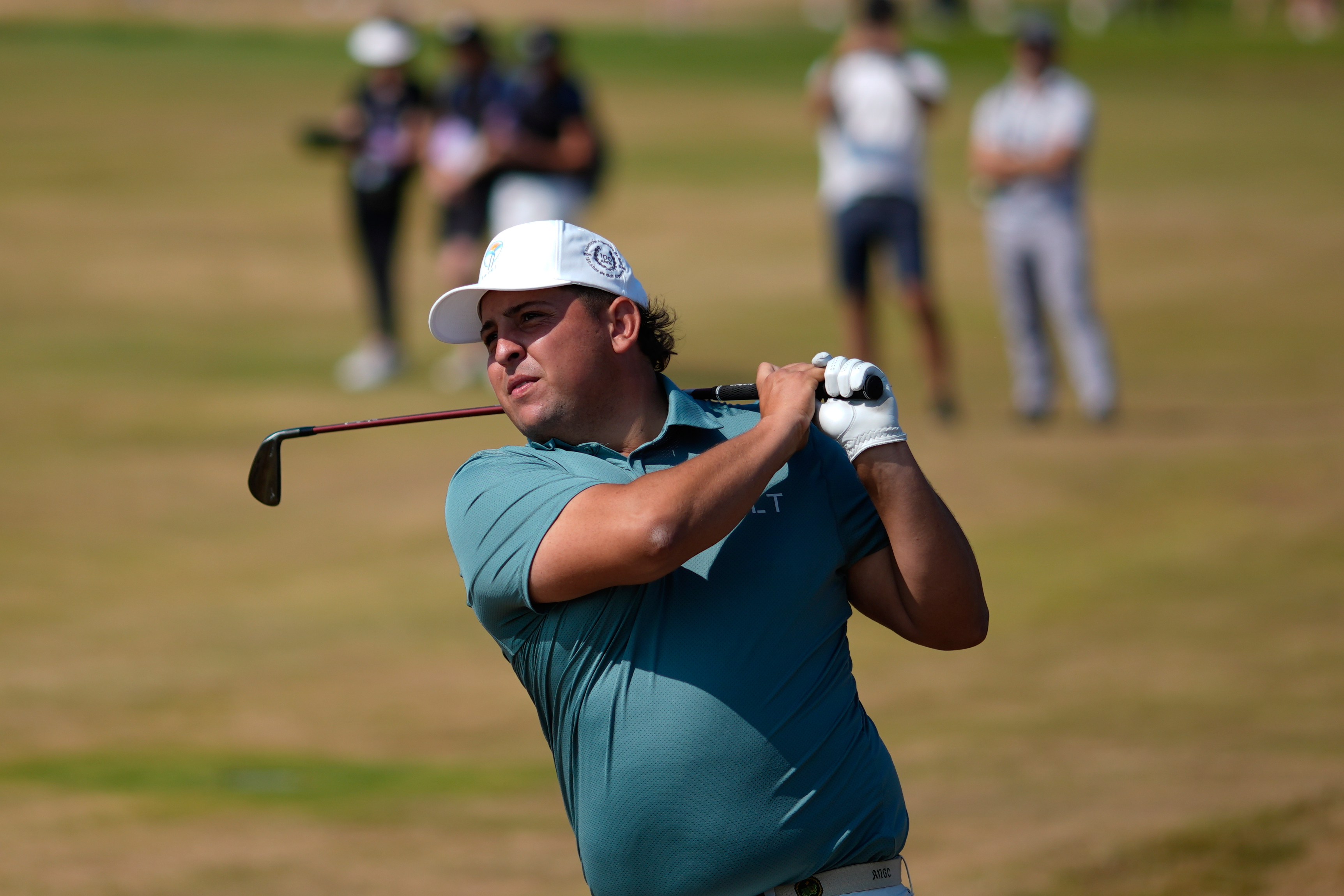 Argentine golfer at British Open makes ear-cup gesture to mimic Enzo's World Cup goal celebration