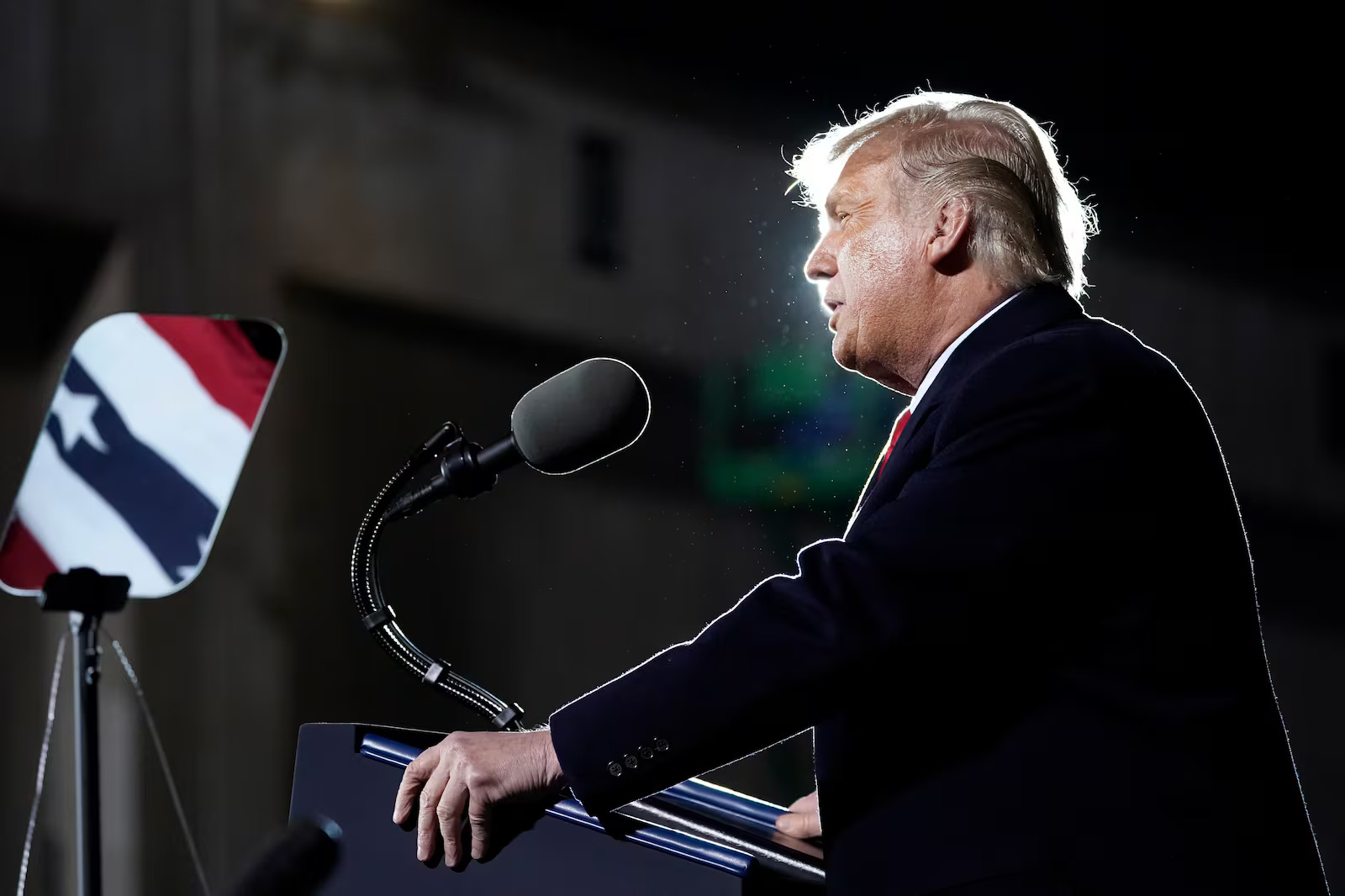 Curtis renews insider trading crackdown after White House teleprompter operator bets