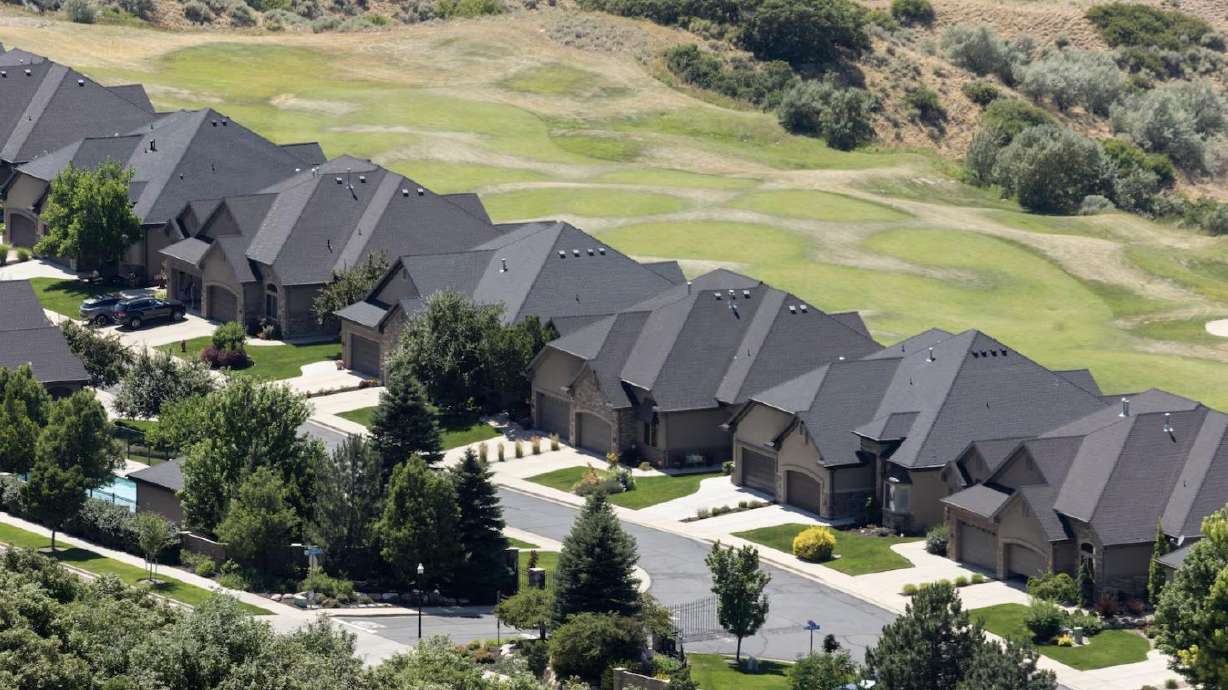 Houses in Draper on July 10, 2025. When the global economy all but collapsed nearly two decades ago, many Americans soon found themselves forced to sell their homes for less than they owed on their mortgage to avoid foreclosure.