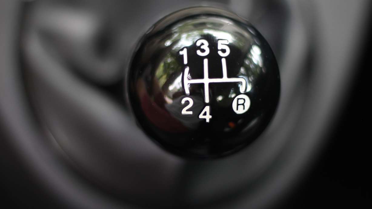 Five-speed shifter on a Fiat 500.