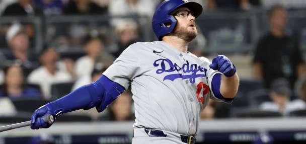 Max Muncy hits 2-run homer off Gerrit Cole in 7th to lift Dodgers over Yankees 2-1 in series opener