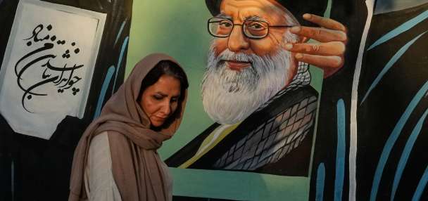 Military launches new airstrikes to punish Iran for deaths of US troops