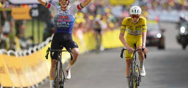 Evenepoel wins 15th stage of the Tour and Pogacar retains big lead as Vingegaard crashes out of race