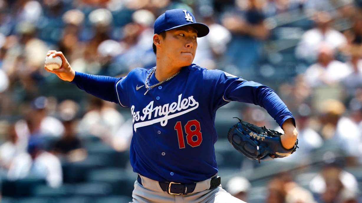 Los Angeles Dodgers' Yoshinobu Yamamoto delivers during the first inning of the first game of a baseball doubleheader against the New York Yankees, Sunday, July 19, 2026, in New York.