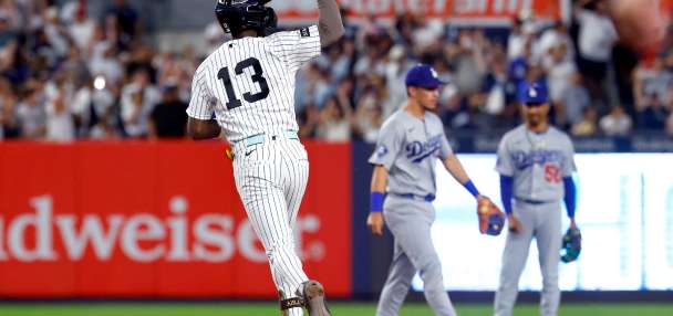 Jazz Chisholm Jr. hits tiebreaking homer in 8th and Yankees beat Dodgers 2-1 to split doubleheader
