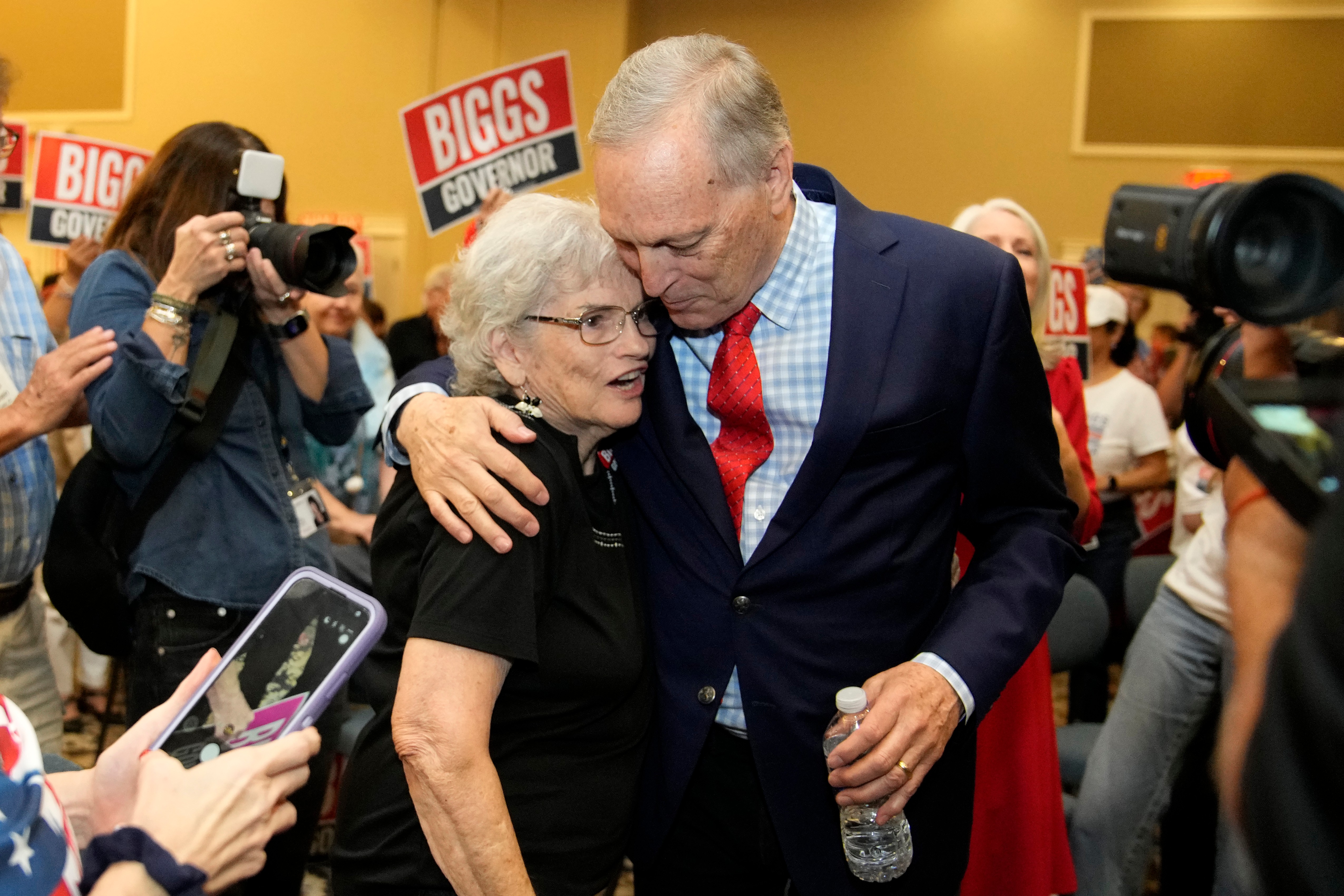 Arizona Republicans pick nominees Tuesday for governor and other top offices