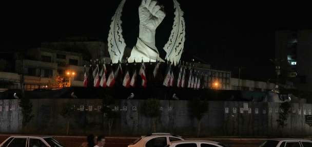 US and Iran attacks rage; officials question if diplomacy can stop march toward war resuming