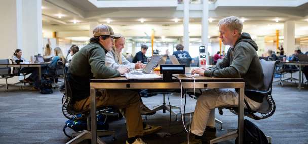 Survey: Gap exists between students, educators when it comes to using, understanding AI