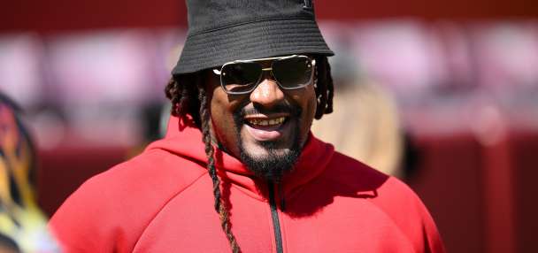 Marshawn Lynch adds football element to Hockey Diversity Alliance's SummerFest event in Toronto