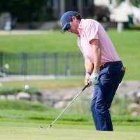 Kohles shoots 62 to take the 1st-round lead in the 3M Open. Scheffler 3 shots back