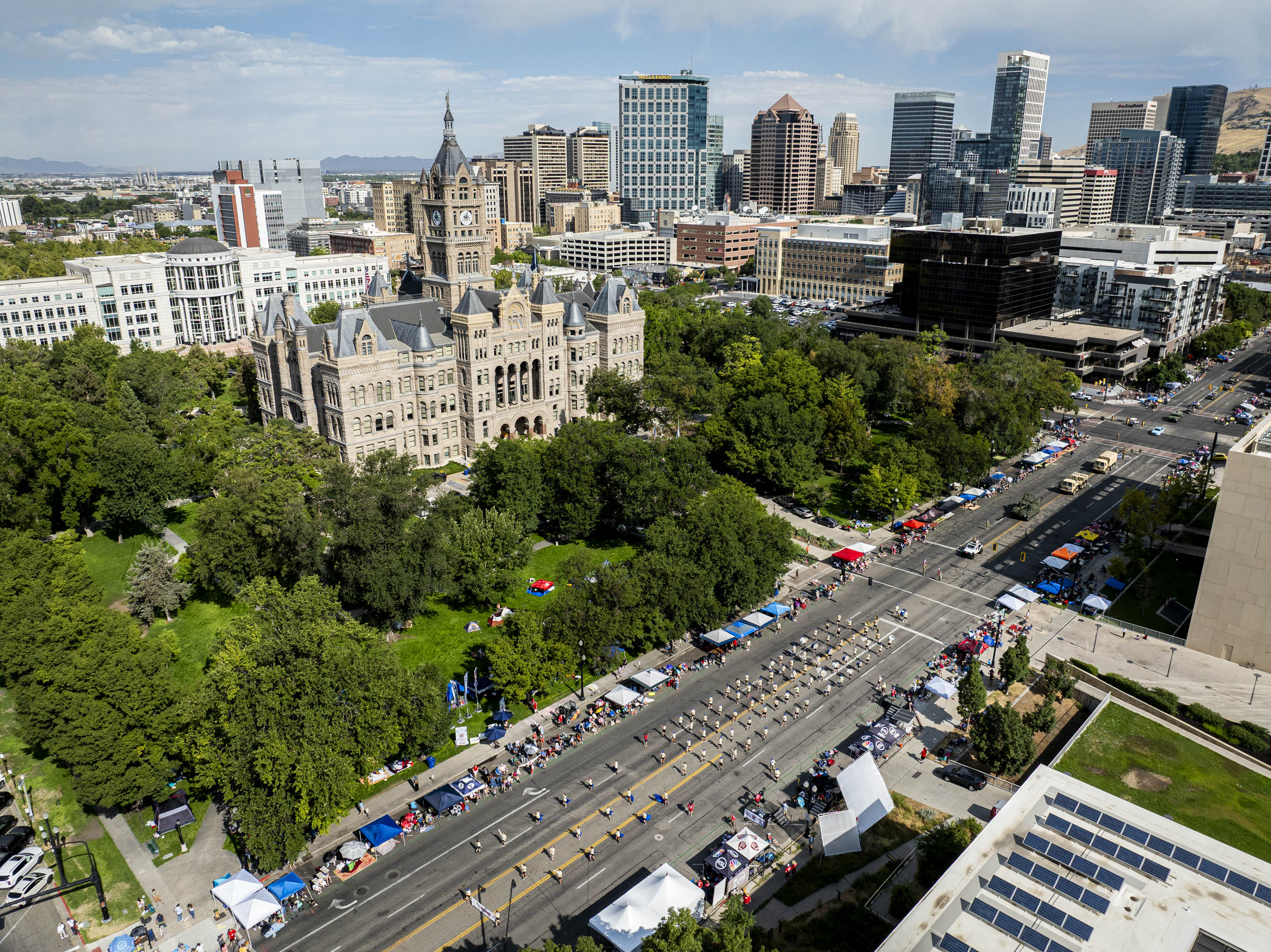 'It's amazing': Thousands descend on Salt Lake City for annual Days of '47 Parade
