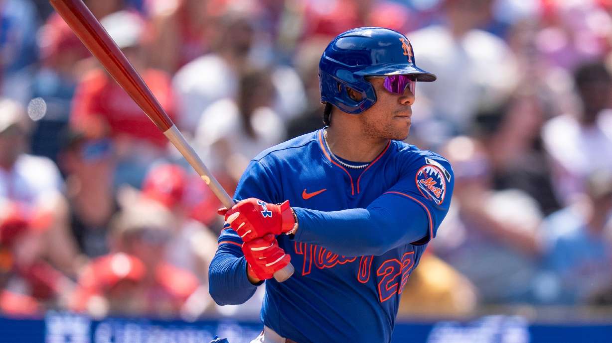 New York Mets' Juan Soto hits an RBI single during the sixth inning of a baseball game against the Philadelphia Phillies, Sunday, July 19, 2026, in Philadelphia.