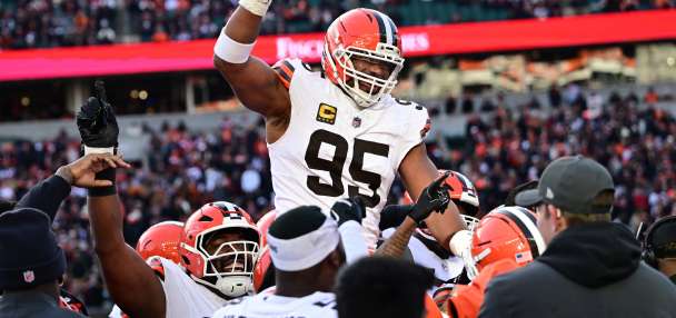 Myles Garrett wows the Rams on his first day of training camp with his new team