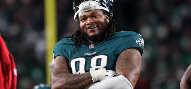 Eagles set to make Jalen Carter highest-paid defensive tackle in NFL, AP source says
