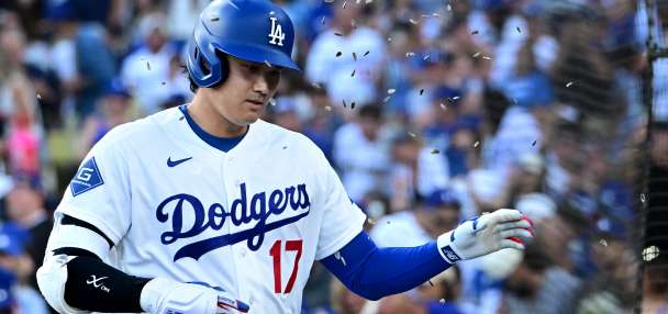 Ohtani's bat stays hot, but his next bullpen session waits on 2 aching spots