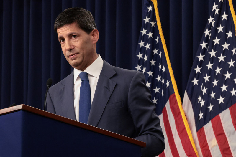 Warsh vows not to 'waver' on inflation as divided Fed leaves rates unchanged