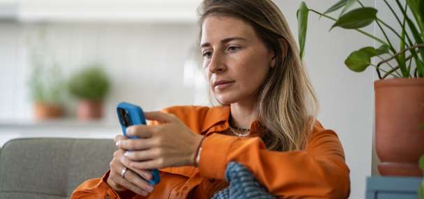 The connection between having in-person friends and problematic social media use