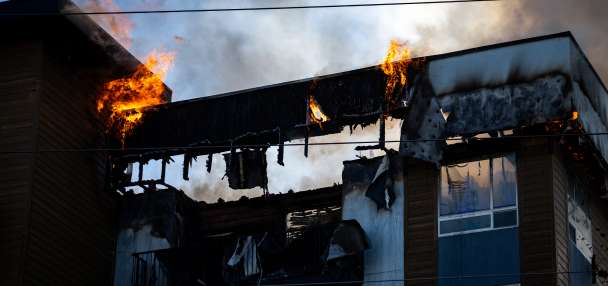 Hundreds evacuated in Midvale apartment fire
