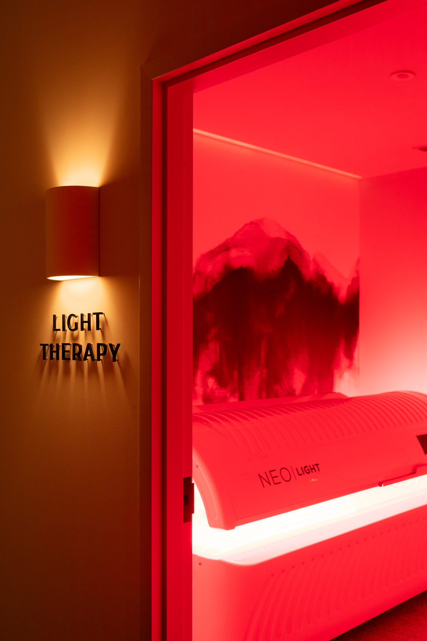A light therapy room at Pause Studio.