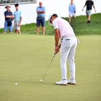 Davis Riley closes strong, takes 1-shot lead into final round of the last Rocket Classic in Detroit