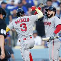 Rafaela hits 2 homers as streaking Red Sox take lead in 8th and edge Yamamoto and Dodgers 3-2