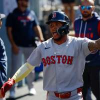 Rafaela homers for 3rd straight game as the Red Sox beat the Dodgers 8-4 for 3-game sweep