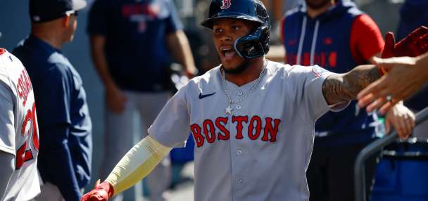 Rafaela homers for 3rd straight game as the Red Sox beat the Dodgers 8-4 for 3-game sweep