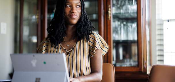 At colleges, the AI boom means everyone wants to dabble in computer science