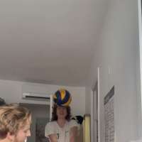 Have you seen this? Woman plays volleyball while singing Dolly Parton