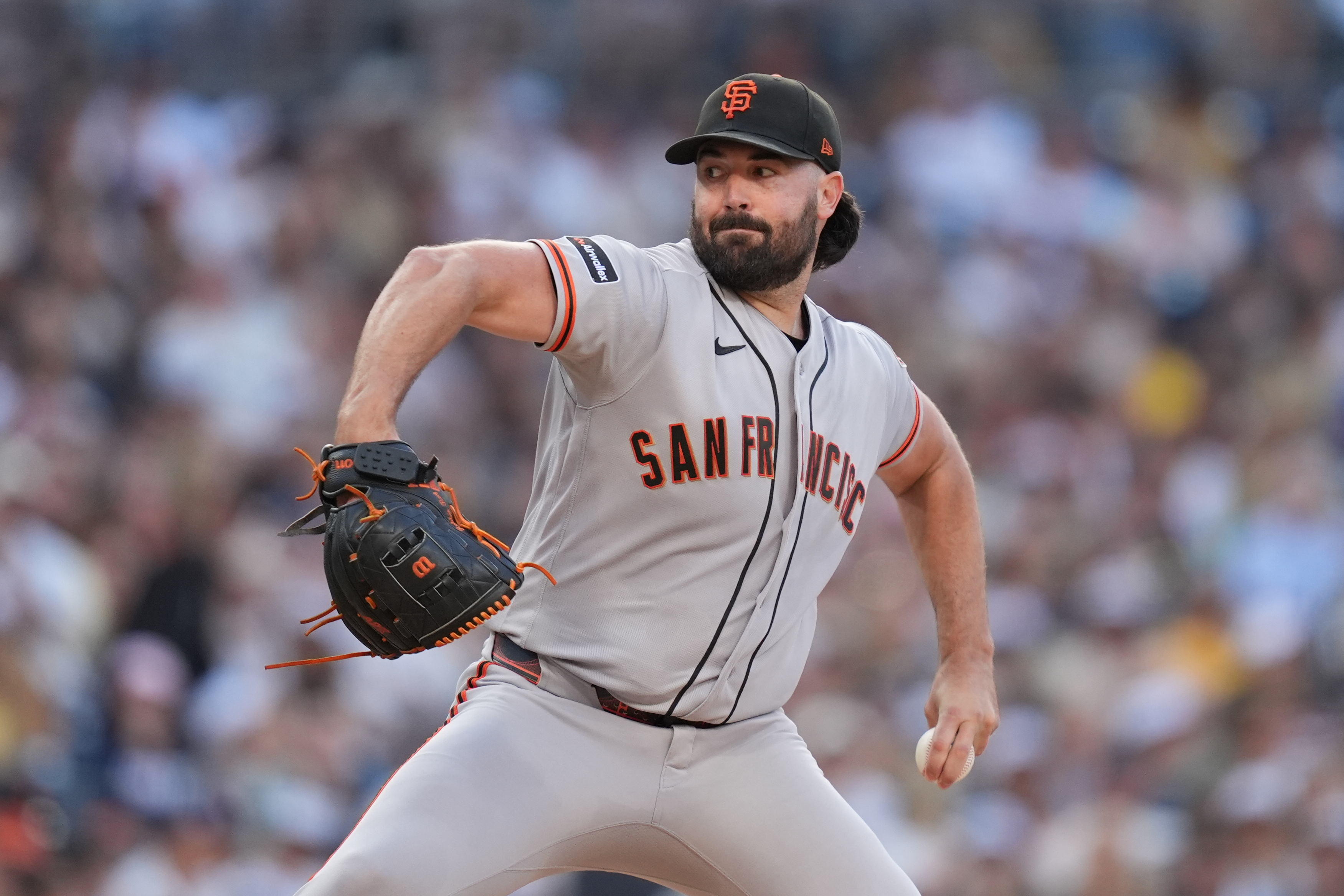 Padres acquire former Cy Young winner Robbie Ray from Giants for another playoff push
