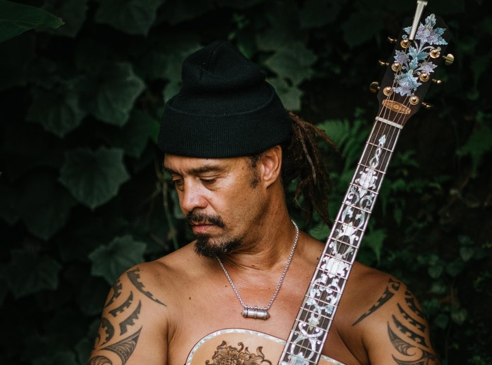 Michael Franti Trio - Heartstrings & Dynamite