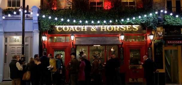 Plan to limit 'vertical drinking' decried by pub landlords and UK politicians
