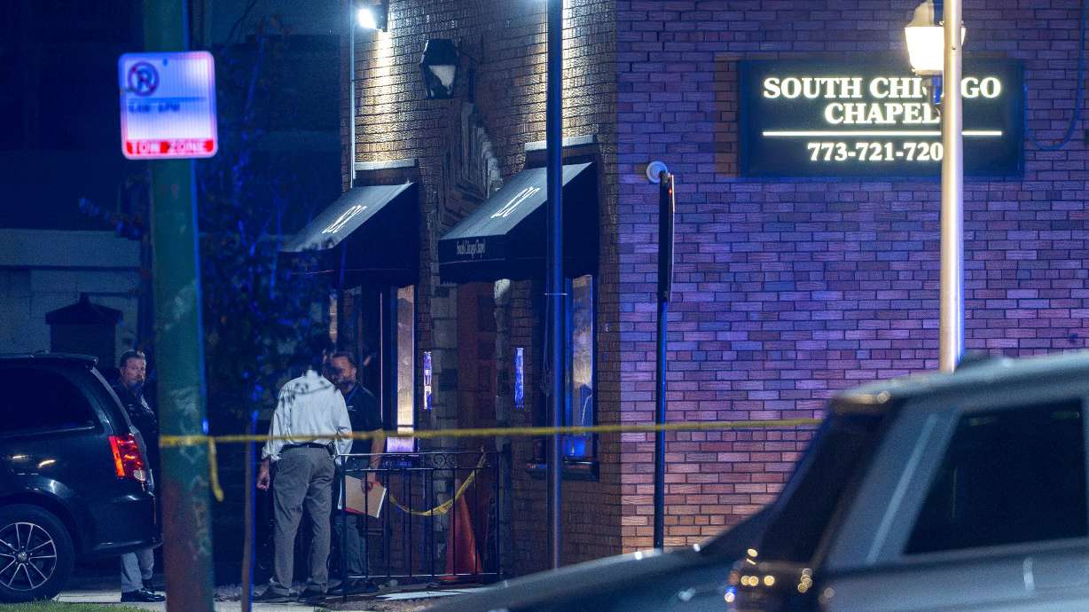 Chicago police investigate South Chicago Chapel after authorities discovered dozens of decomposing bodies in the funeral home's basement on Thursday, Aug. 6, 2026.