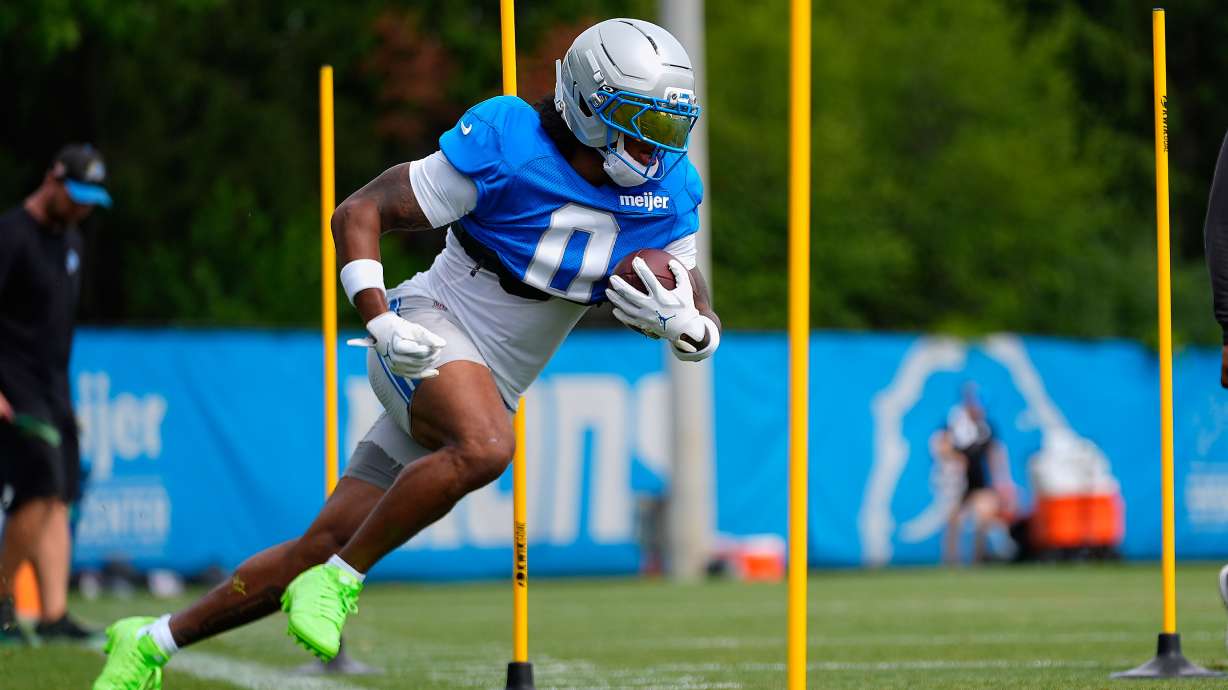 Detroit Lins running back Jahmyr Gibbs runs a drill during practice at the NFL football team's training camp, in Allen Park, Mich., Friday, Aug. 7, 2026.