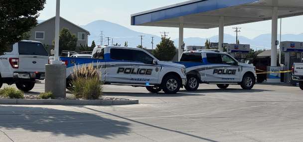 Man who entered Riverton gas station with shotgun dead