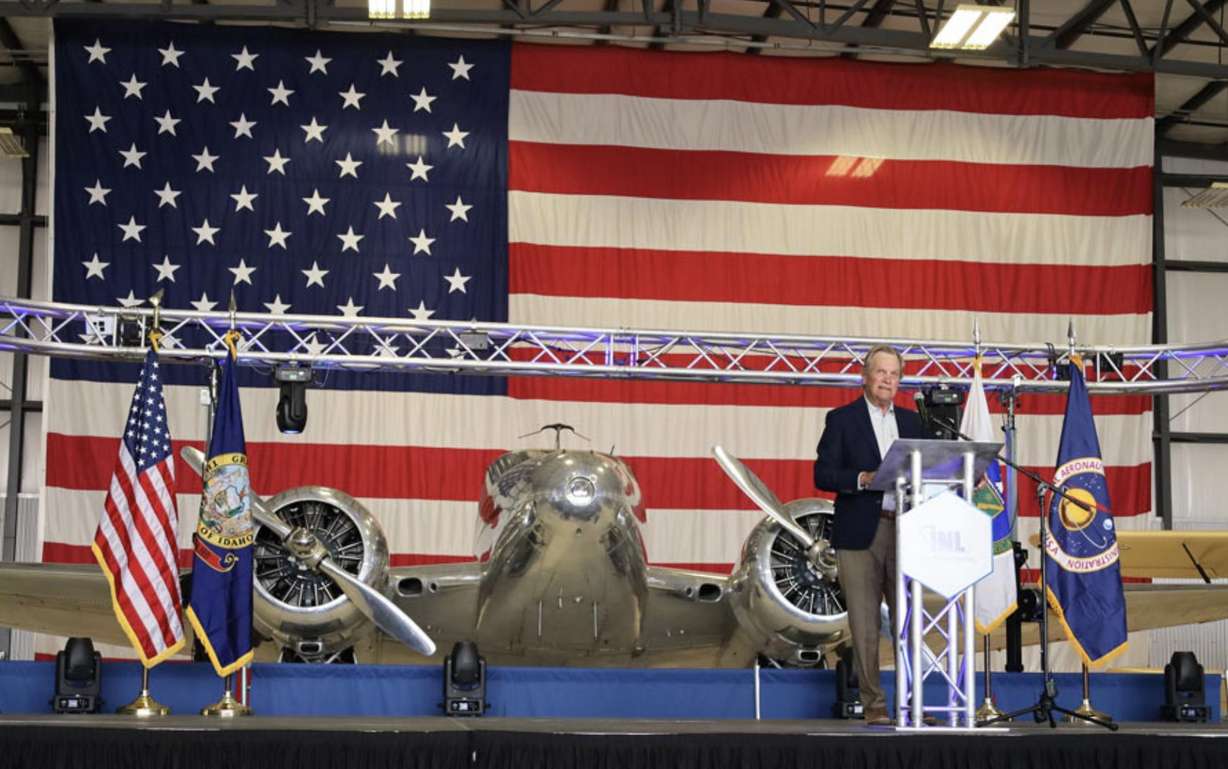 Congressman Mike Simpson speaks during the event.
