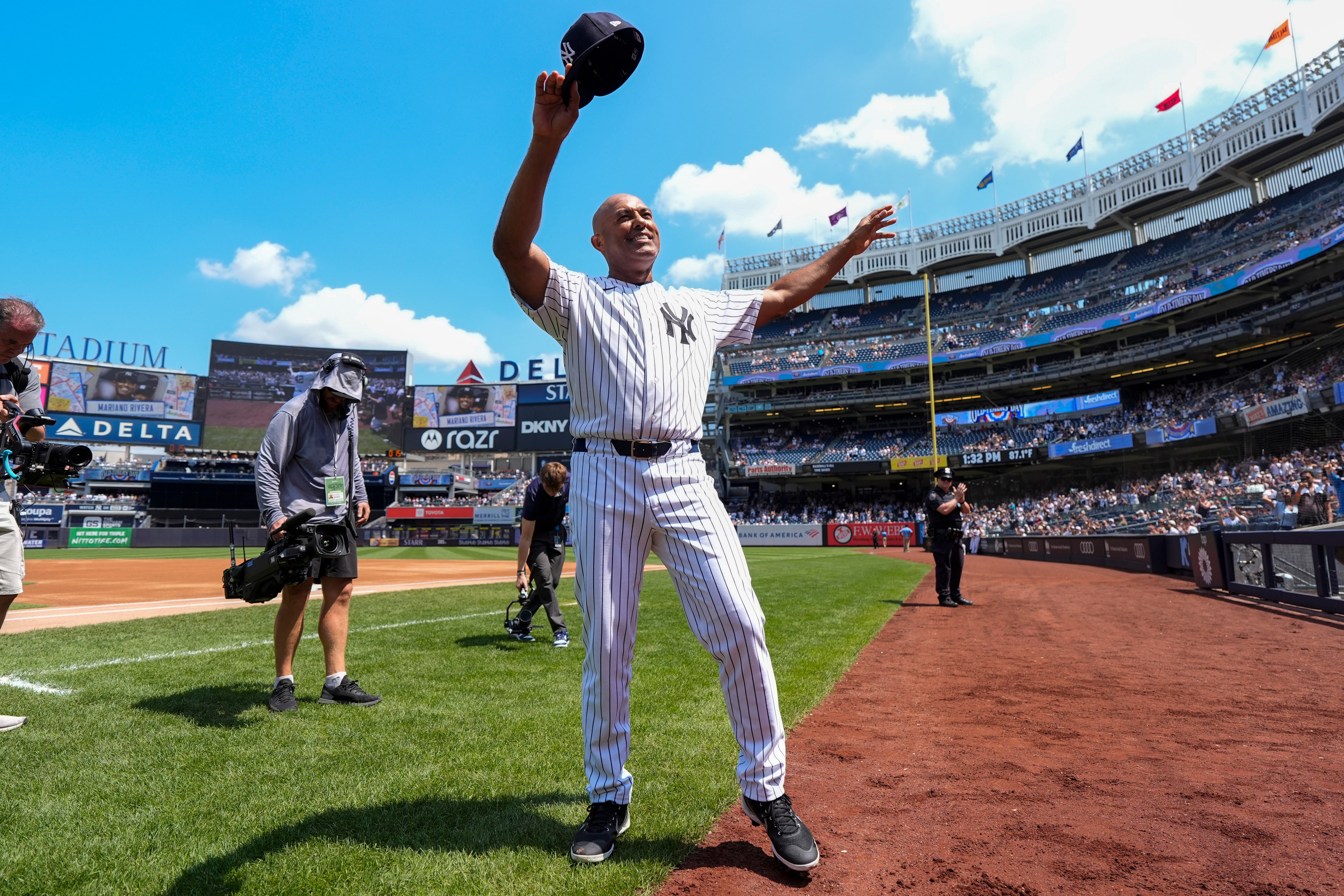 Mariano Rivera returns to Yankees Old-Timer's Day after tearing Achilles tendon last year