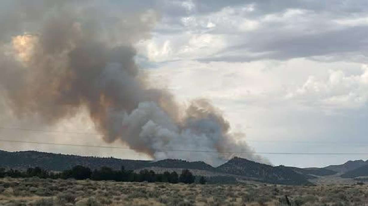 A new wildfire burning Saturday near Cedar City prompted a warning from officials not to fly drones in fire areas.