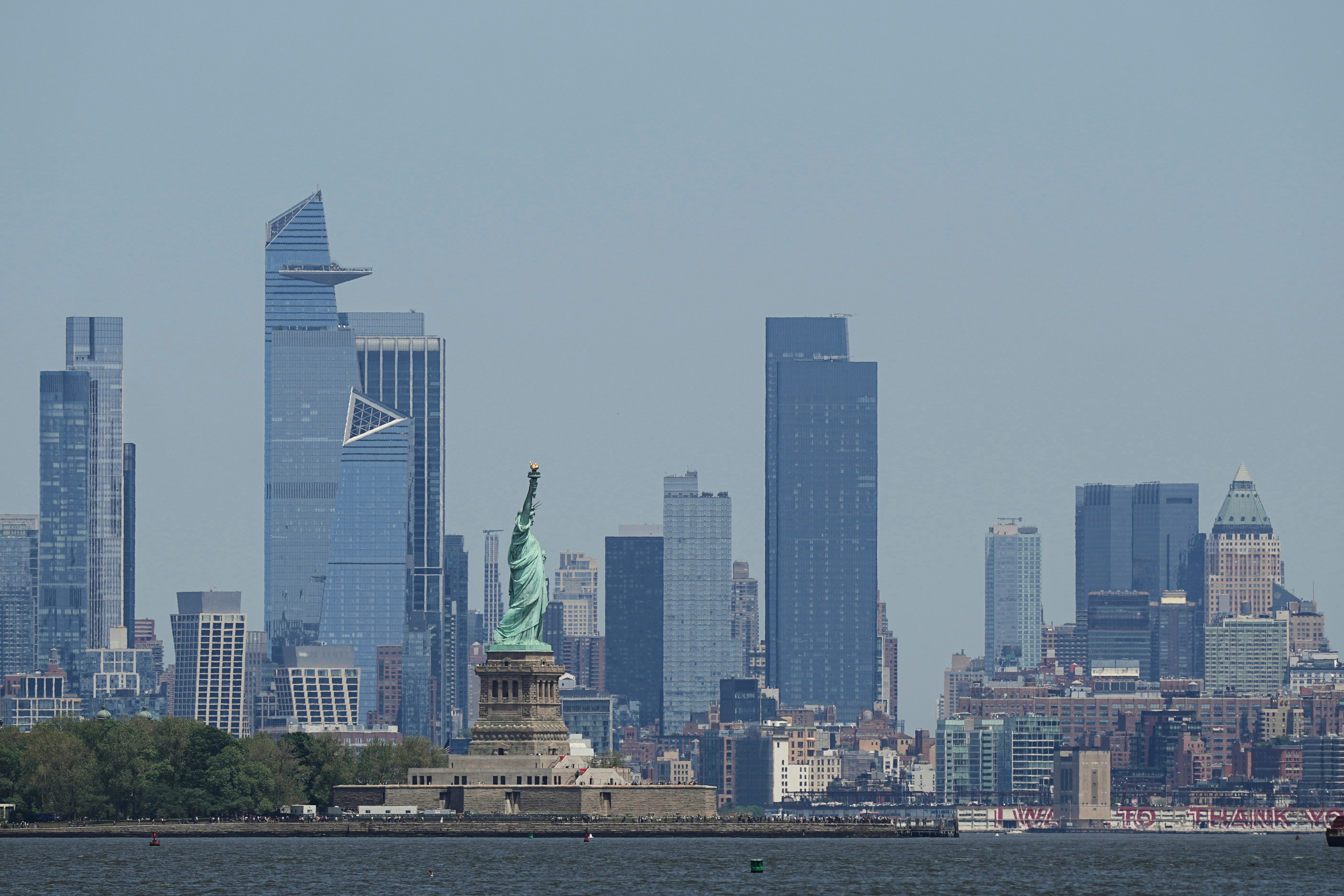 Boat capsizes in New York Harbor, woman and 5-month-old baby die