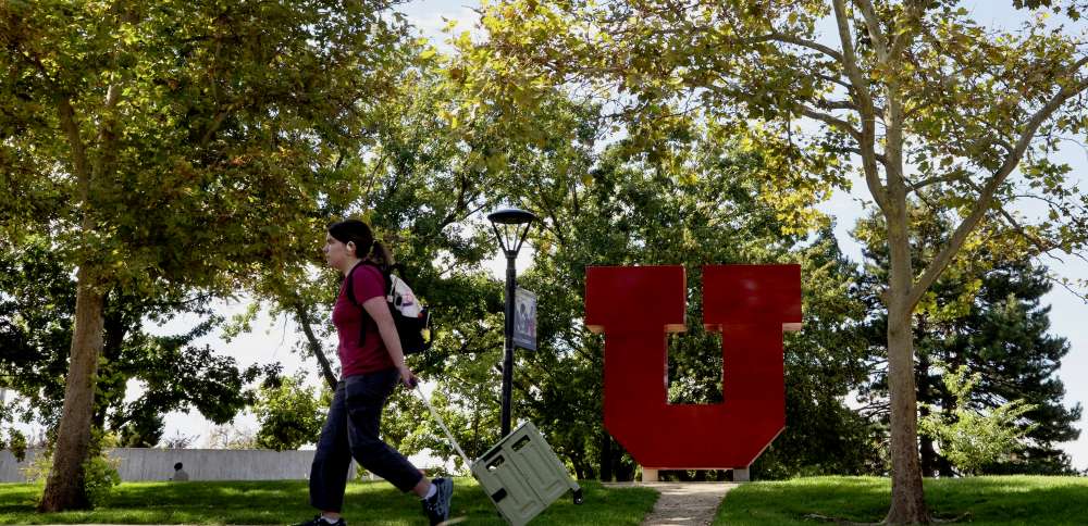 Student leaders, immigrant advocates press U. to become 'sanctuary campus' for immigrants
