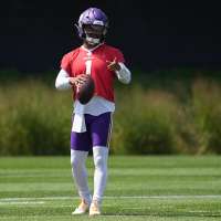 Vikings pick Murray as their starting QB over McCarthy, giving him the rest of camp to get ready